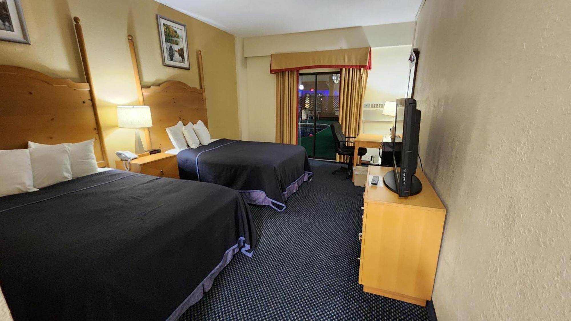 Katahdin Inn & Suites Millinocket Zewnętrze zdjęcie