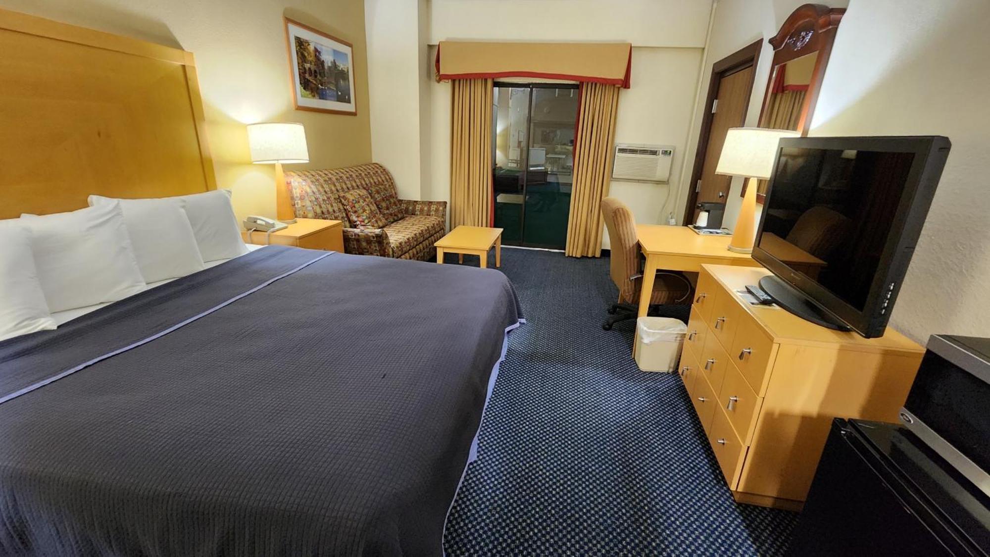 Katahdin Inn & Suites Millinocket Zewnętrze zdjęcie