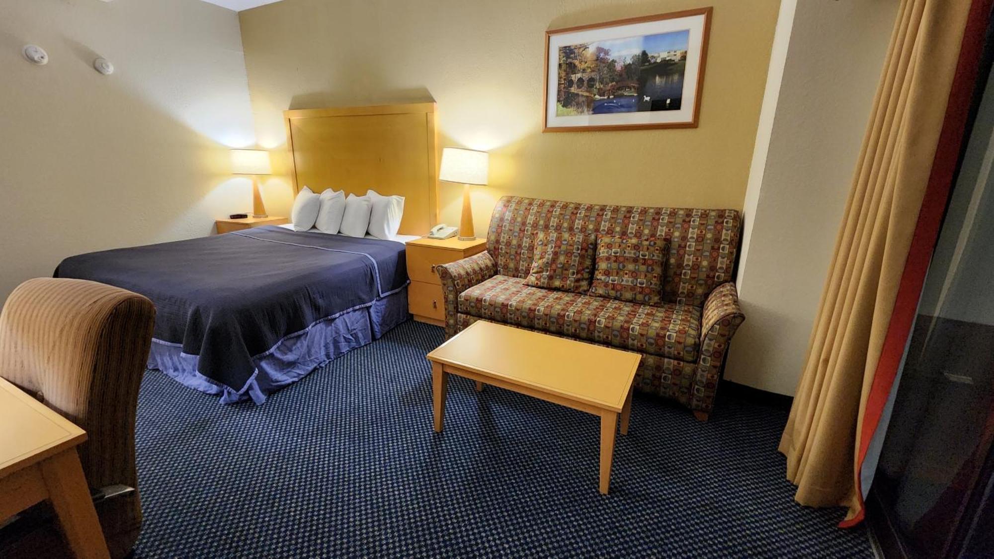 Katahdin Inn & Suites Millinocket Zewnętrze zdjęcie
